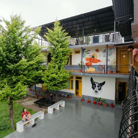 The Hosteller Bir Екстериор снимка