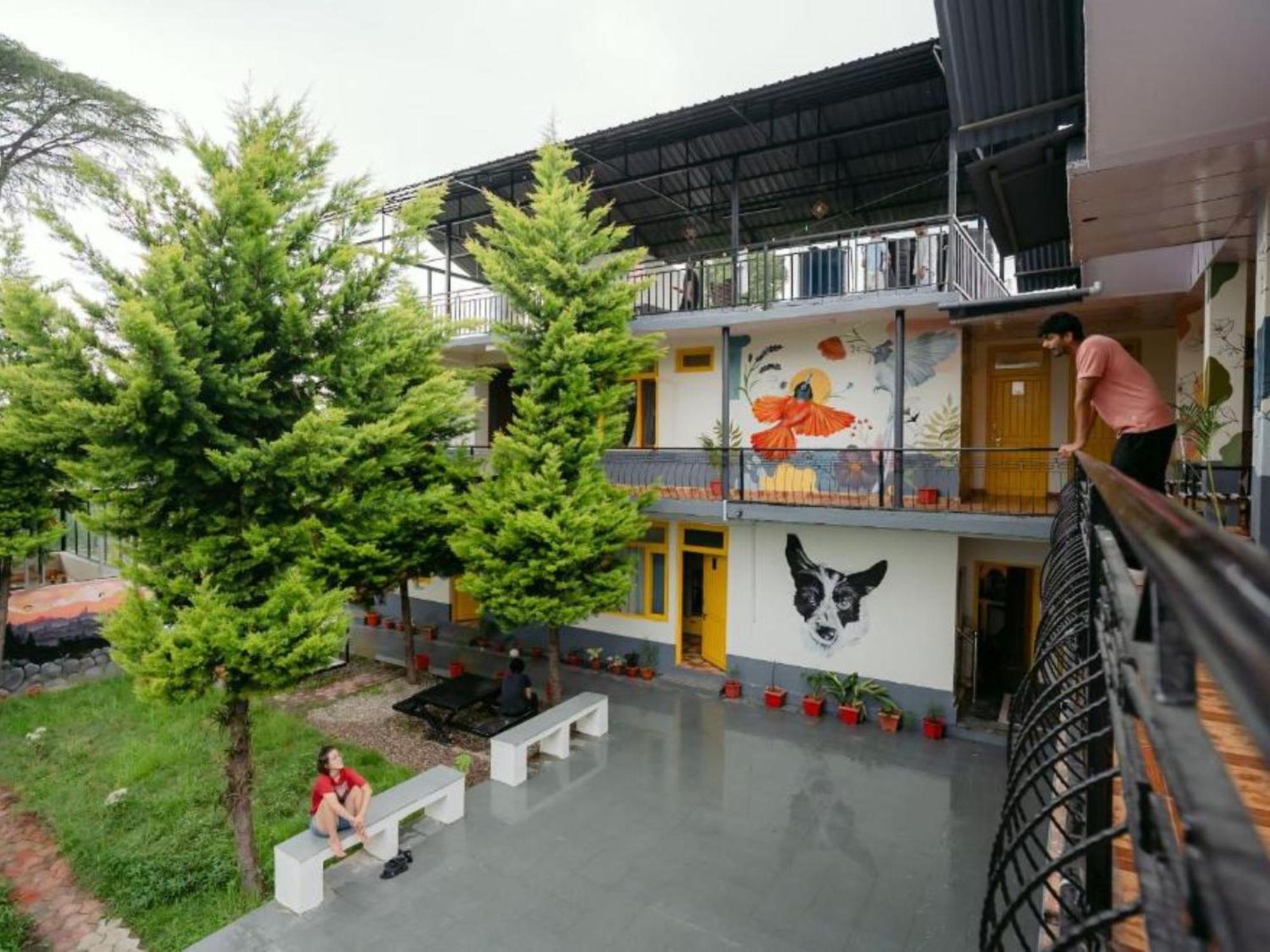 The Hosteller Bir Екстериор снимка