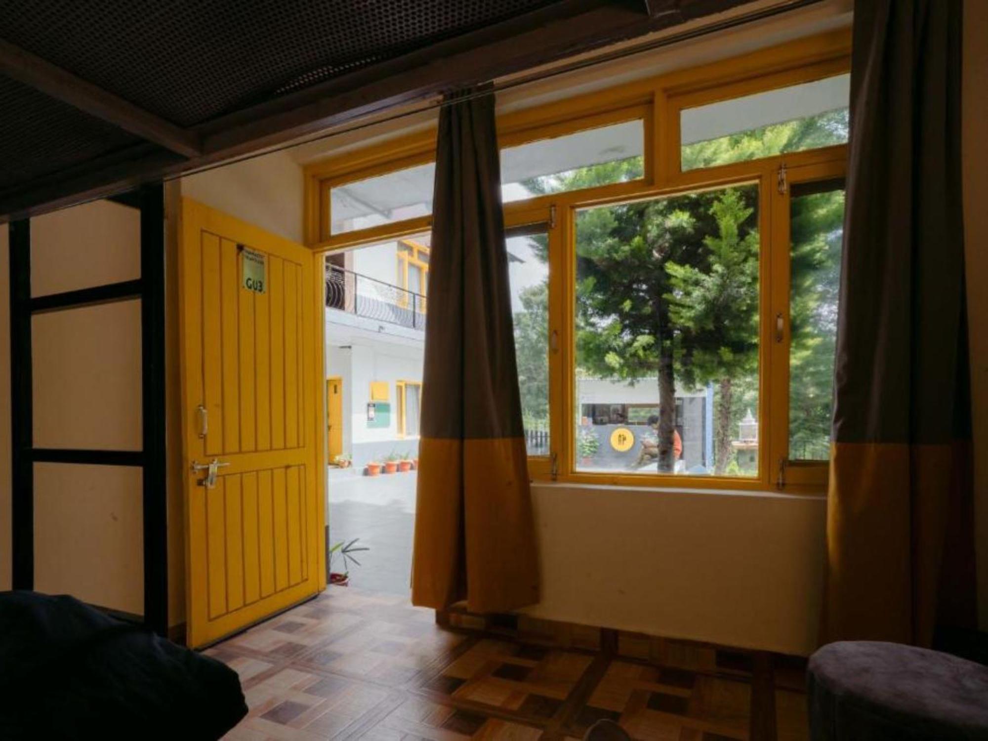 The Hosteller Bir Стая снимка