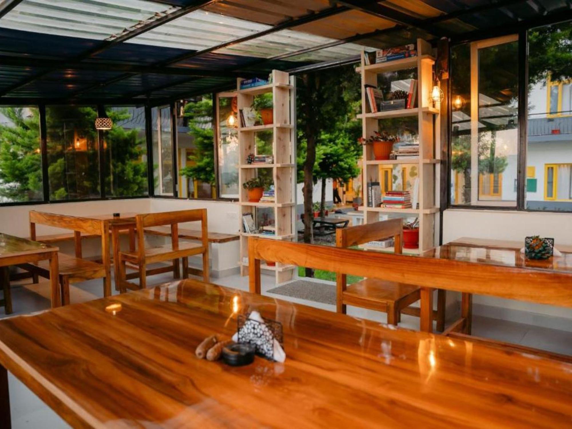 The Hosteller Bir Екстериор снимка