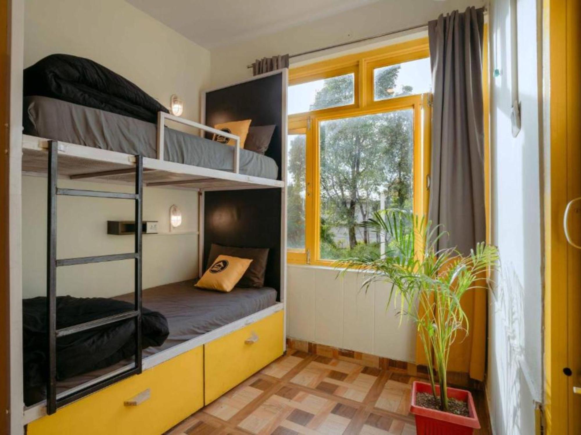 The Hosteller Bir Стая снимка