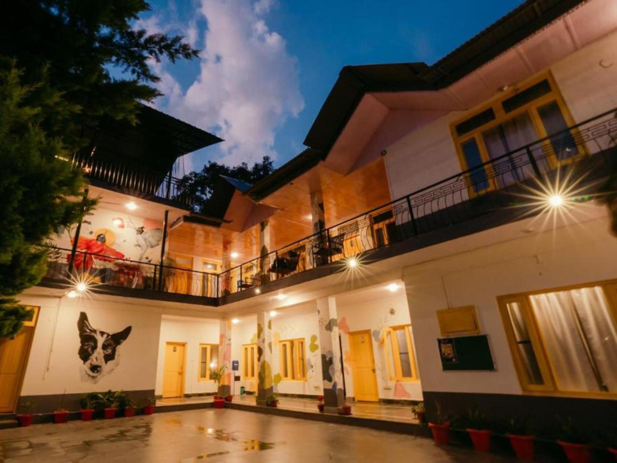 The Hosteller Bir Екстериор снимка